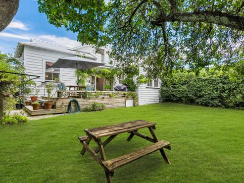 216 Mount Albert Road, Sandringham