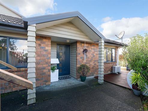 53 Helleur Road, Massey