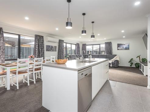 19 Broadway Parade, Rolleston