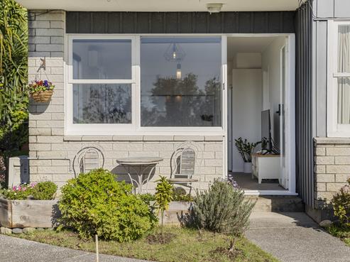 1/14A Albert Road, Devonport