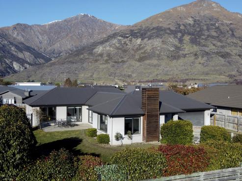 28 Lochnagar Drive, Lake Hayes Estate