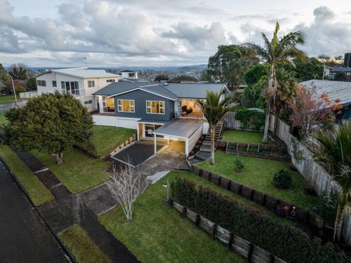 33 Upland Street, Brookfield