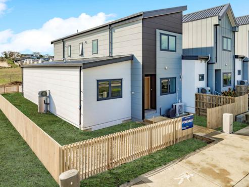 49 Otuwairoa Esplanade, Opaheke