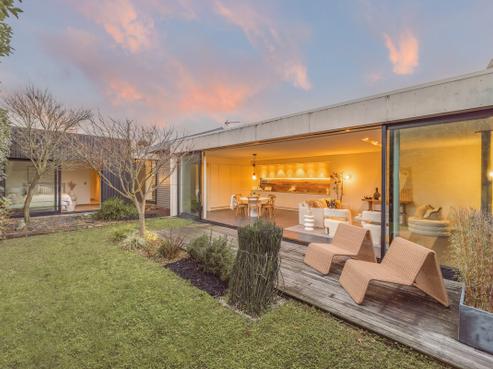 276 Estuary Road, South New Brighton