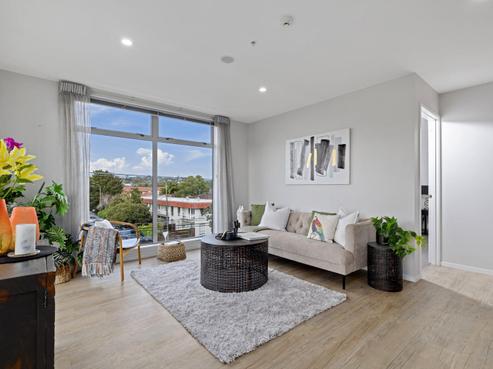 201/19 Bute Road, Browns Bay