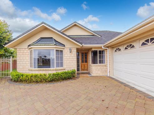 32 Miers Glade, Rototuna North