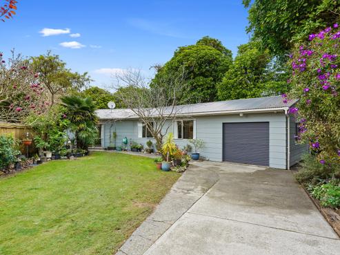 8 Aratika Crescent, Otaki