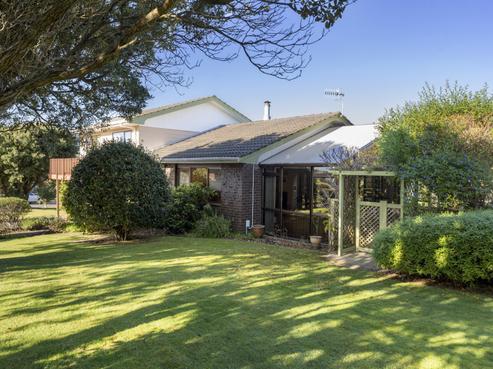 7 Pohutukawa Crescent, Raumati Beach