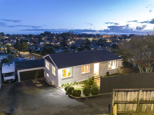 84 Cambridge Road, Hillcrest
