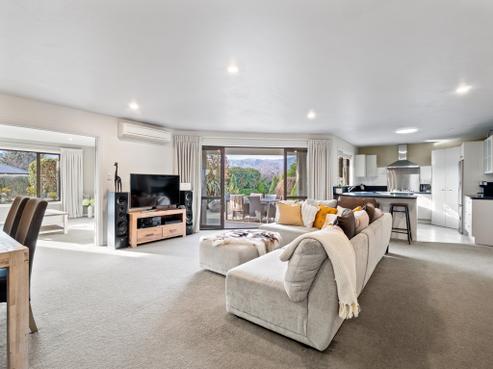 1 Manorburn Place, Lake Hayes Estate