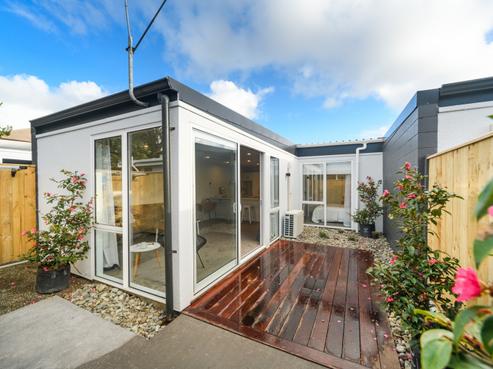 1C Hereford Street, West End