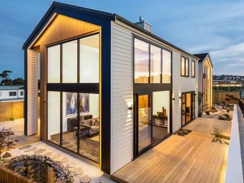 2 Luff Place, Long Bay