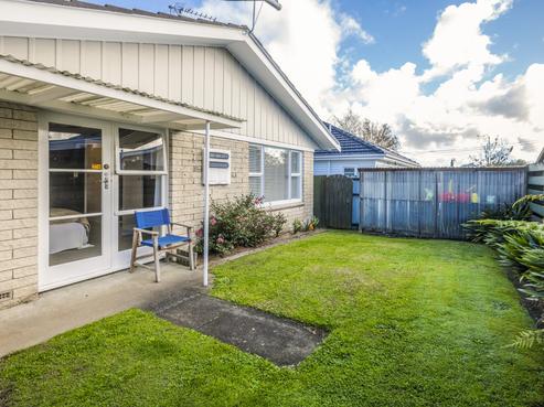 2/16 Duke Street, Papakura