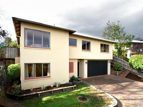 7 Idesia Grove, Richmond