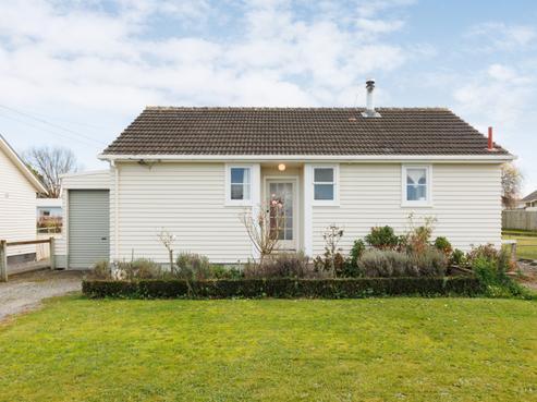 18 Bell Street, Marton