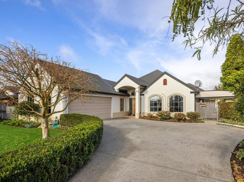 4 Guildford Place, Rototuna North