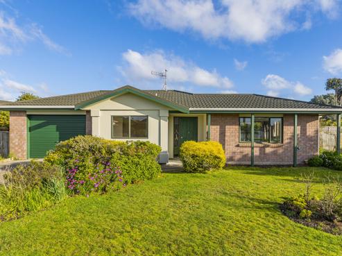 16 Beachwater Grove, Paraparaumu Beach