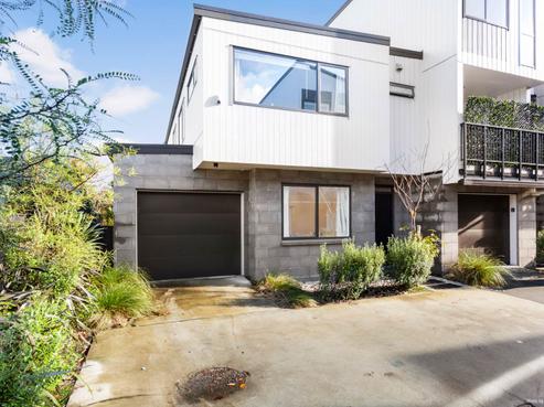 19 Houkura Way, Sandringham