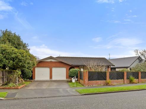 11 Karnak Crescent, Russley