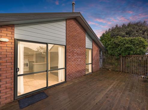 38 Maple Crescent, Richmond