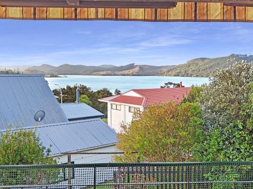 100B Bruce Wallace Place, Whangamata