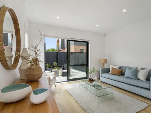 1C Lowe Street, Belmont