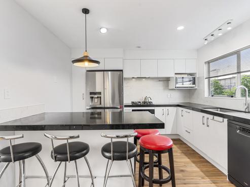 4/11 Spencer Road, Oteha