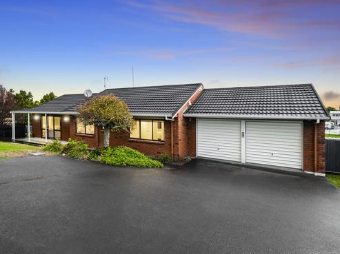 34 Pinewood Grove, Botany Downs