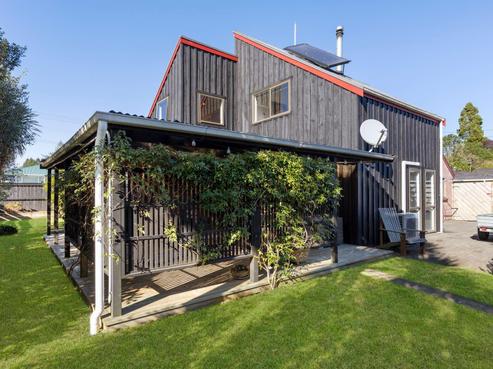 31A Utuhina Road, Springfield
