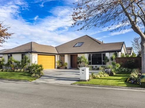 26 Applefield Court, Northwood