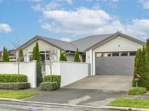 128 Mays Road, Saint Albans