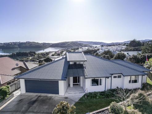 11 Hollyford Place, Aotea