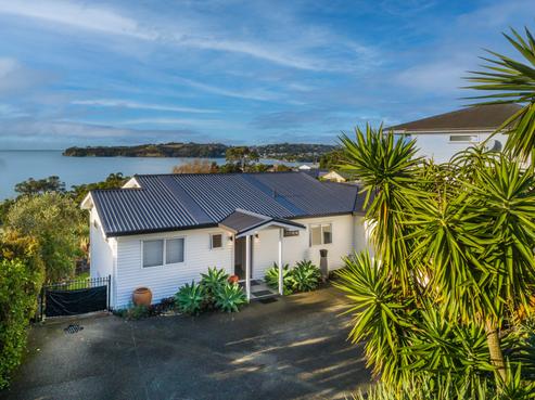 1 Melandra Road, Stanmore Bay