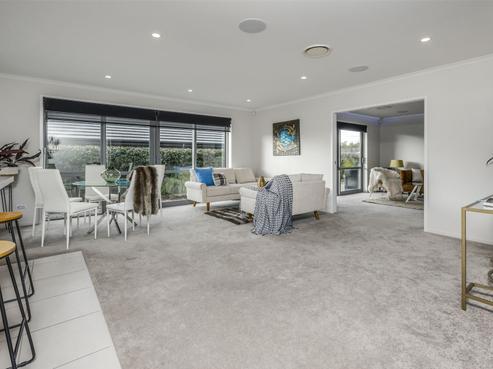 83 Twin Parks Rise, Papakura