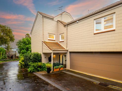 13/8 Hamilton Road, Herne Bay