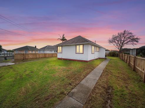 16 Matamata Place, Otara