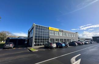High Profile Manukau Office - Ample Carparks