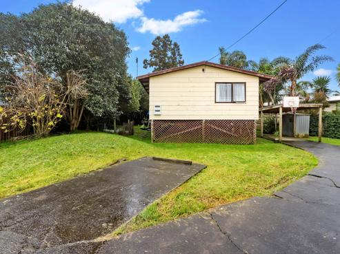 2/1A Helga Crescent, Te Atatu Peninsula