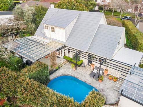 8 Harry Human Heights, Saint Johns