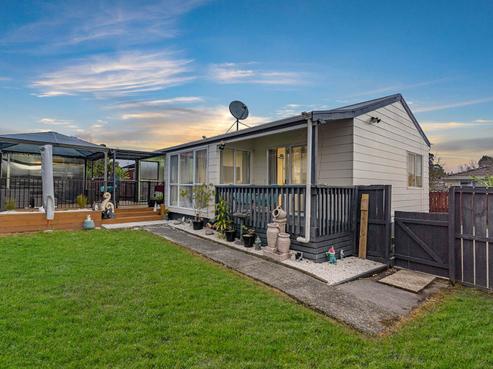 211 Waitemata Drive, Ranui