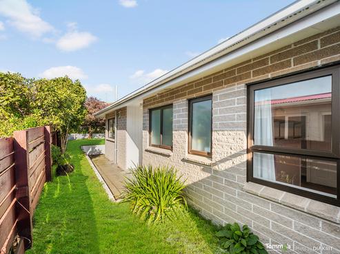 2/271 Karori Road, Karori