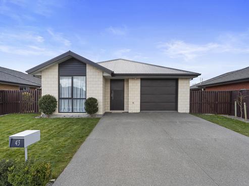 43 Tara Crescent, Woodend