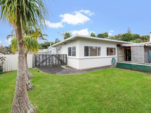 76 The Circle, Manly