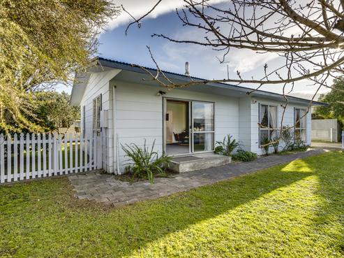 6 Burton Crescent, Flaxmere
