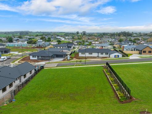16 Kerr Crescent, Patumahoe