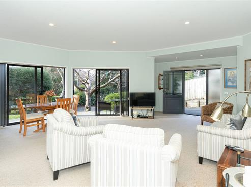 206 Mazengarb Road, Paraparaumu
