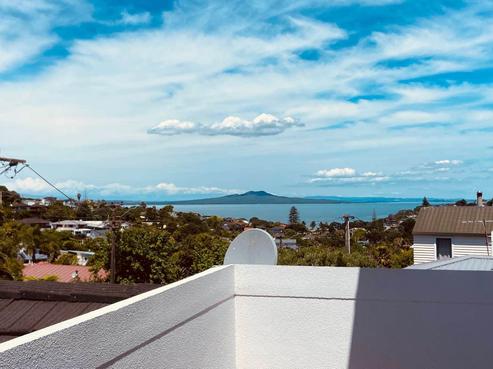 64 Lyons Avenue, Murrays Bay