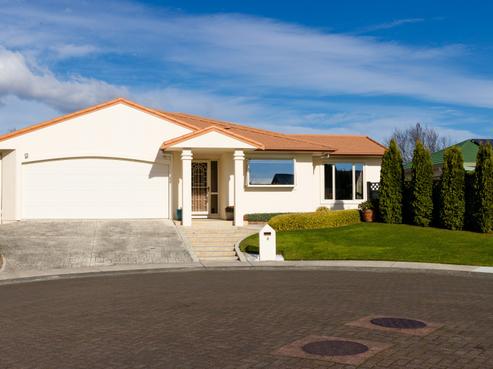 8 Dules Walk, Taradale