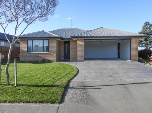 14 Geoff Geering Drive, Elgin