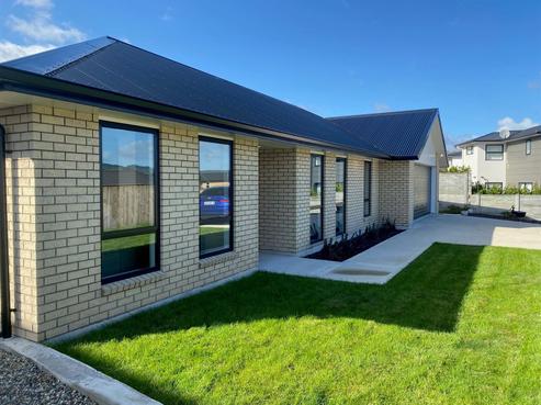 83 John Burke Drive, Aotea